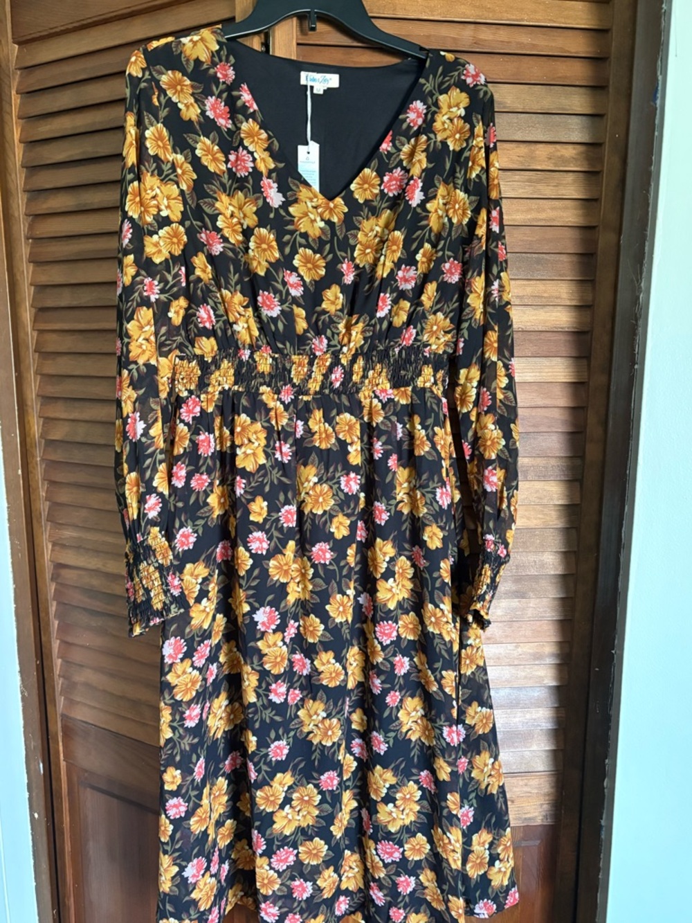 Women’s Black Floral V-Neck Smocked Waist Dress - Elsie & Zoey Brand